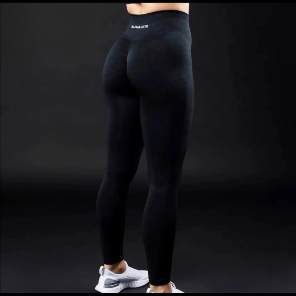 In search of the amplify leggings in black xs!!